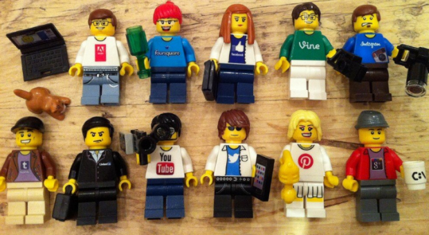 Lego mini figures depicting the main social media channels